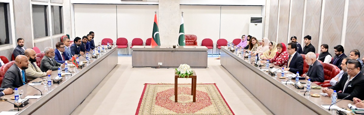 Islamabad 22.09.2026: Speaker National Assembly Sardar Ayaz Sadiq in a meeting with Maldives Parliamentary Delegation led by Speaker of the People's Majlis of Maldives Mr. Abdul Raheem Abdulla at Parliament House