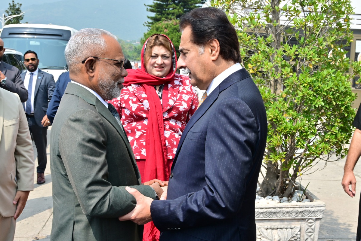 Islamabad 22.09.2026: Speaker National Assembly Sardar Ayaz Sadiq receiving Speaker of the People's Majlis of Maldives Mr. Abdul Raheem Abdulla on his arrival at Parliament House